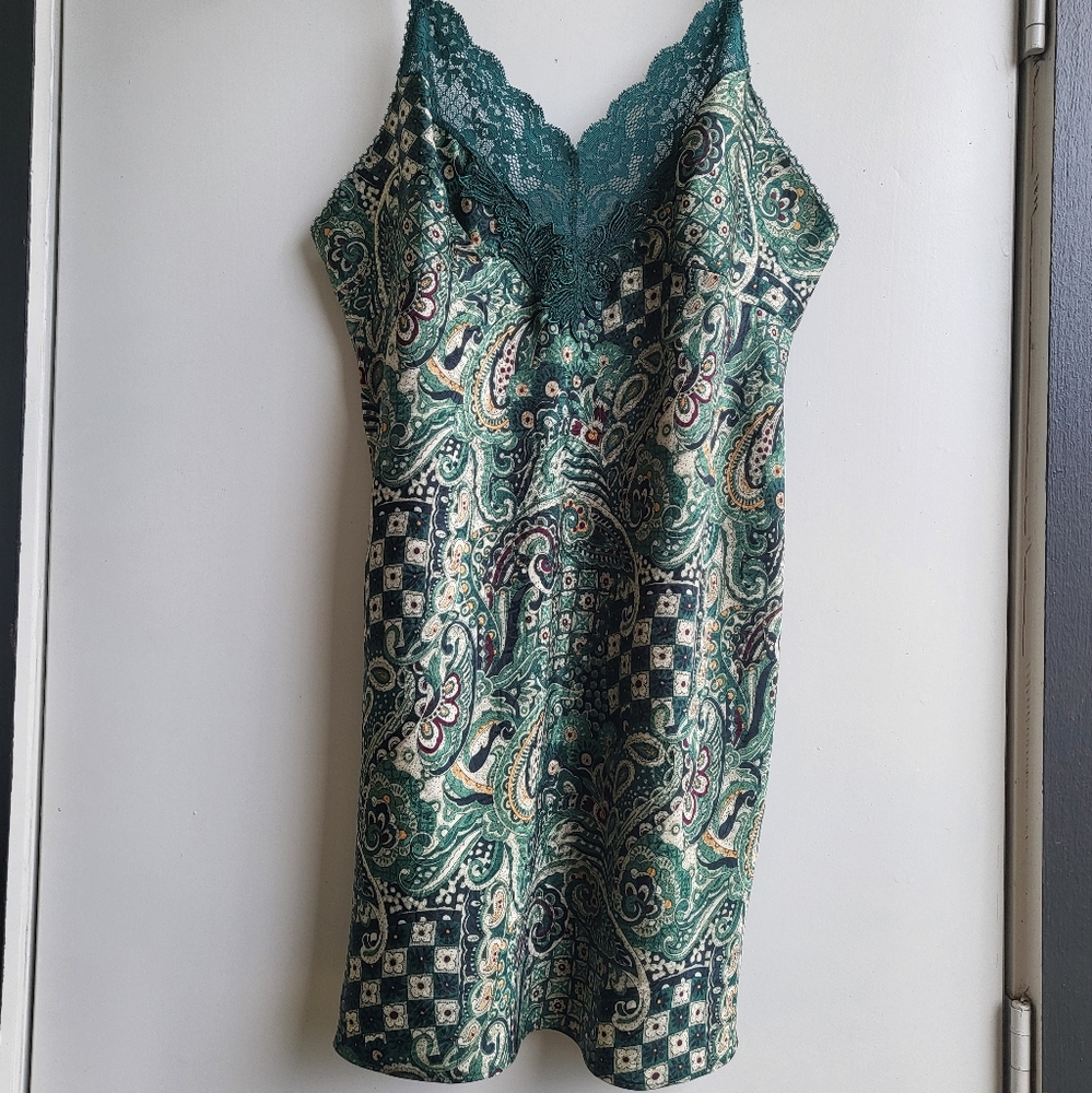 Forest Green paisley lace slip - Picture 3 of 8